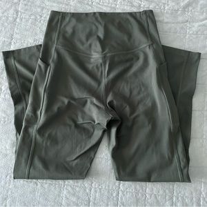 SOLD Girlfriend Collective 7/8 Compressive Pocket Leggings